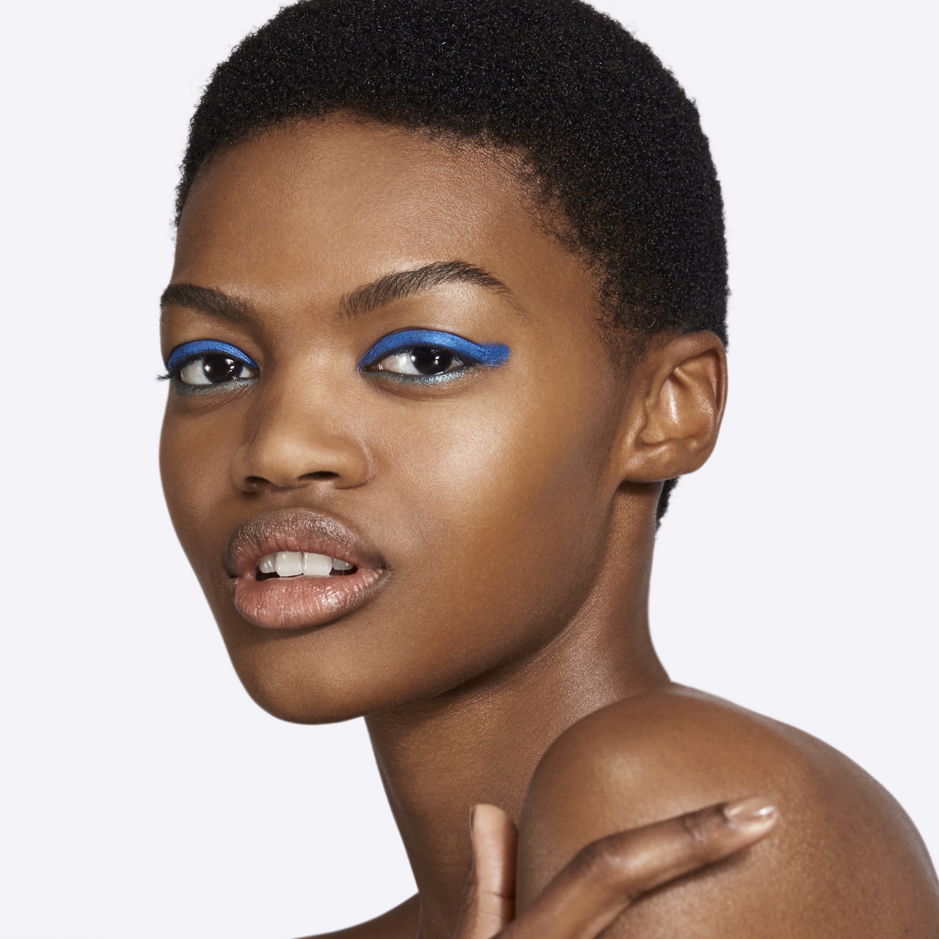M·A·C Studio Face and Body Foundation 120 ml - Polished Daily Care