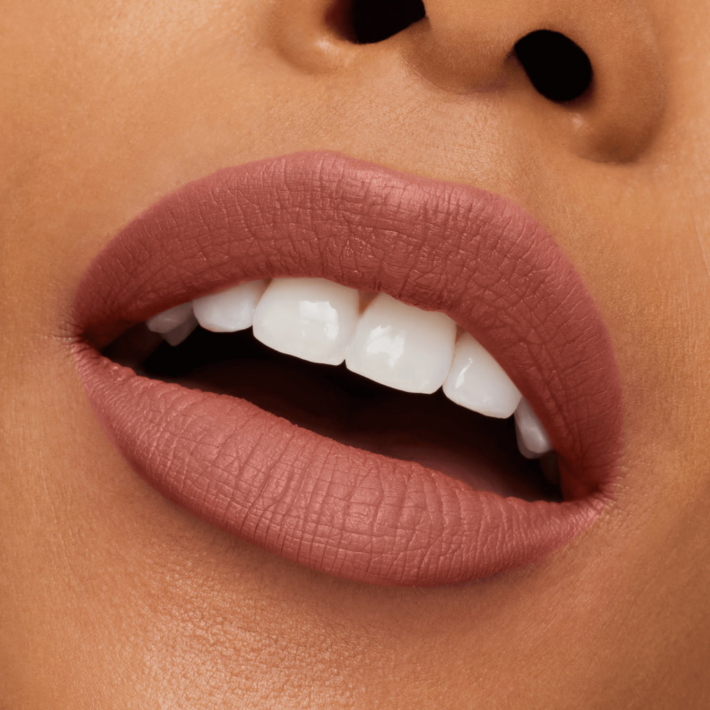 M·A·CXIMAL SILKY MATTE VIVA GLAM LIPSTICK - Polished Daily Care