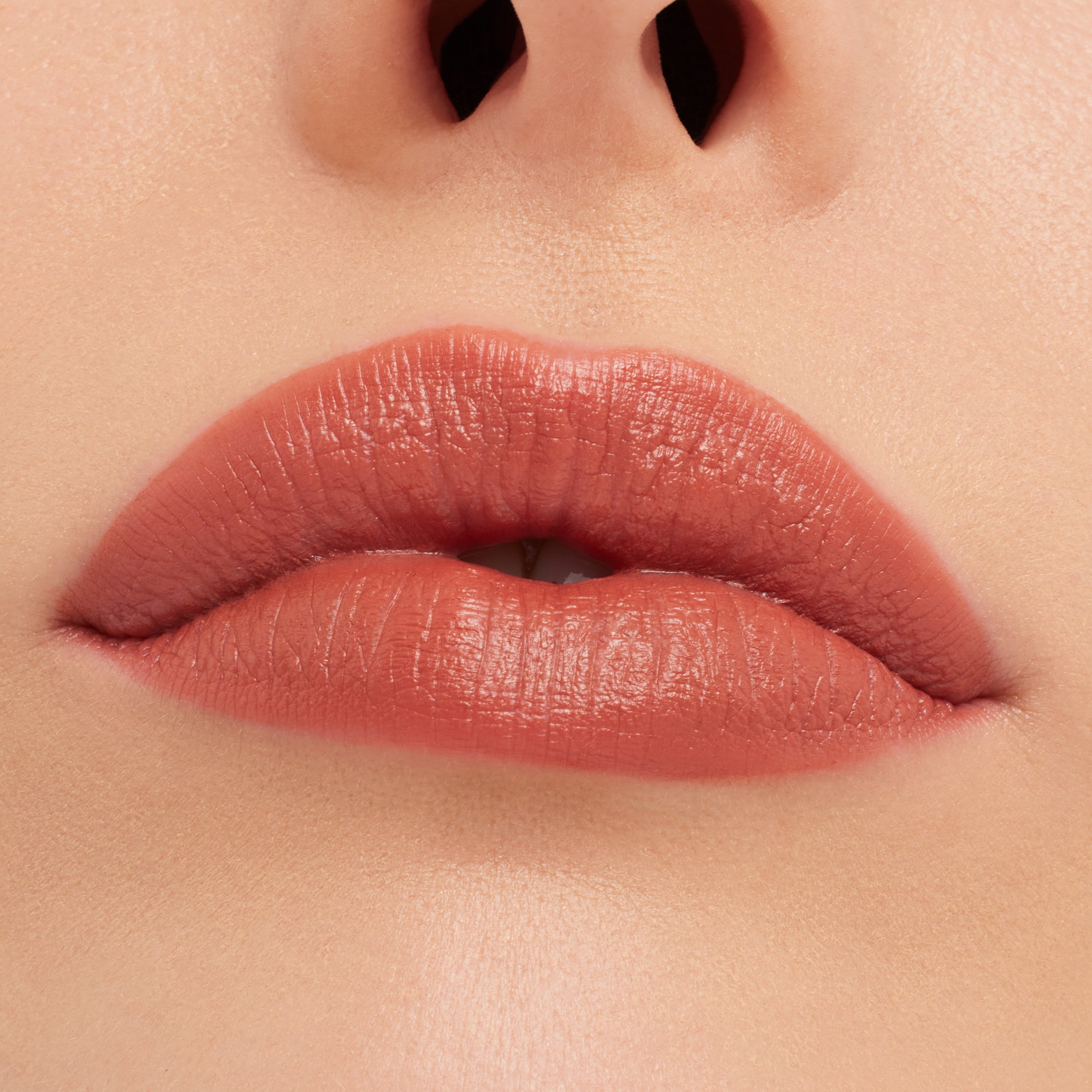 Matte Lipstick / M·A·C 40 Disney Favourites in Princess Incognito - Polished Daily Care